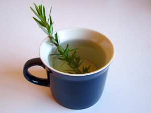 Rosemary tea: Simple, quick, and comforting