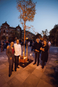 Sanda Lenzholzer (left) with the urban climate tree. Photo Credit: Han Koppers